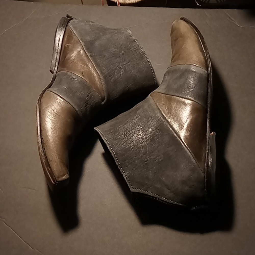 Cydwoq "Shade" Shoes 7.5